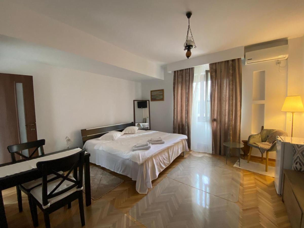 Dinamic Studio Old Town Bukares Bagian luar foto